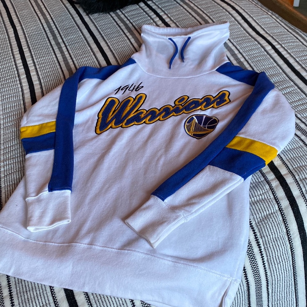 Womens GSW sweatshirt
